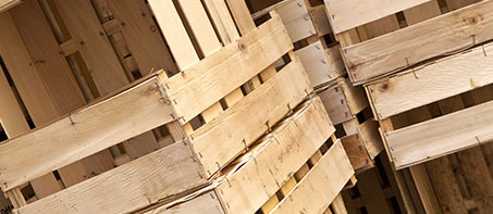 Envases Iznalloz S.L. cajas de madera apiladas